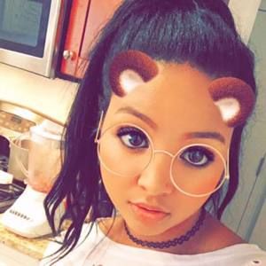 Meet your Posher, Zora